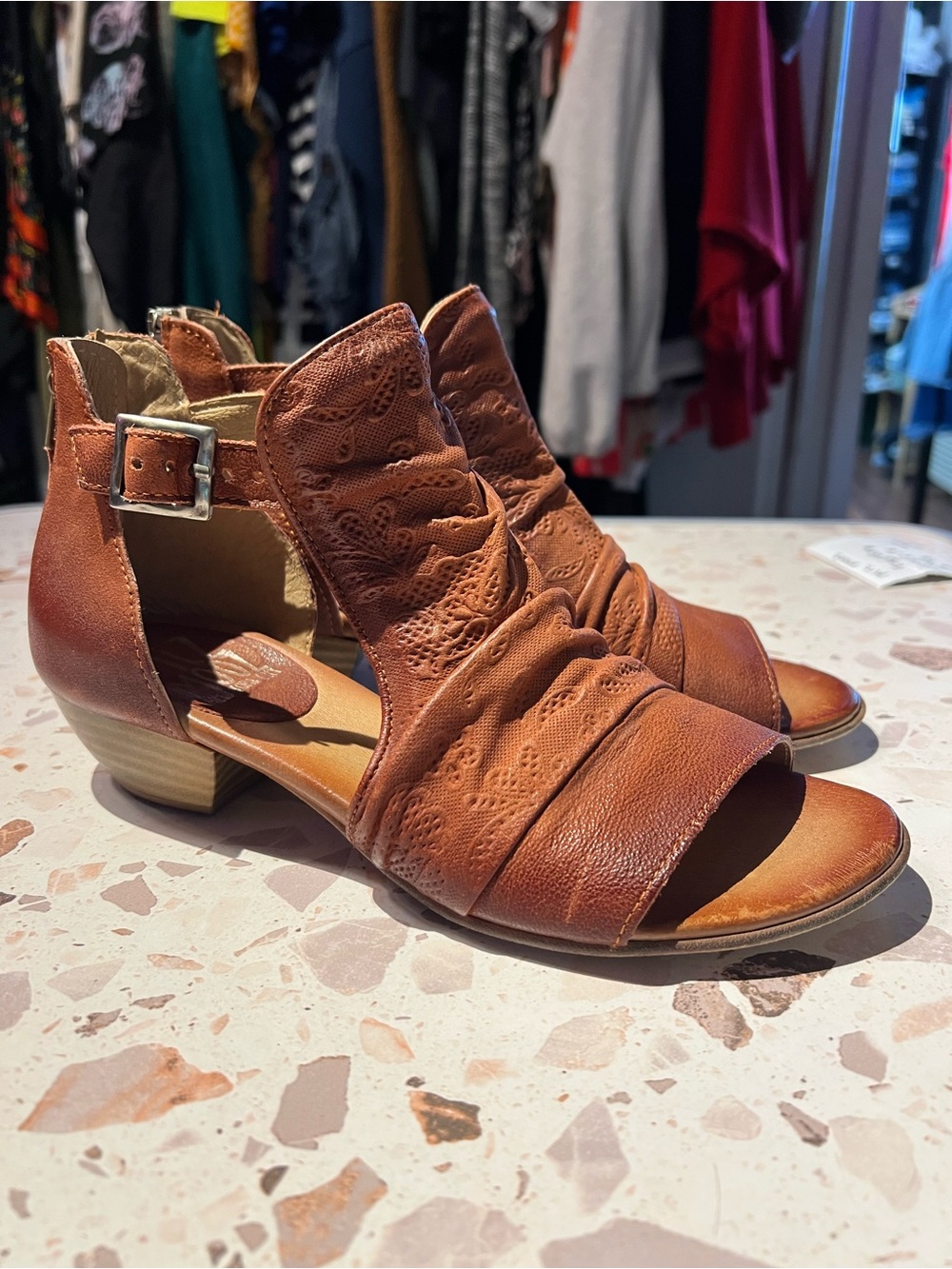 MIZ MOOZ Open-Toe Brown Leather Low Heel Sandals Size 38